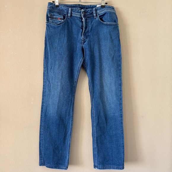 Diesel Men's Waykee Medium Wash denim Jean Size 31x32 - Picture 1 of 8